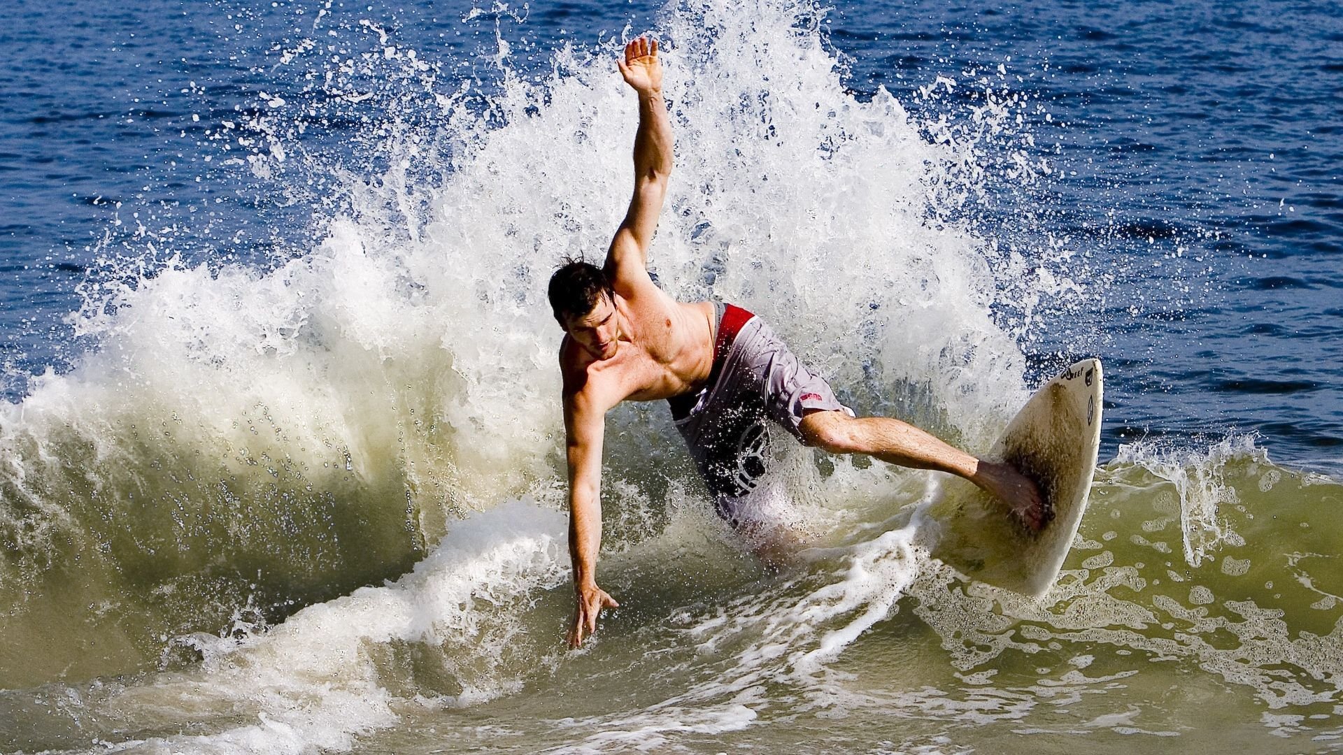 九游电脑版-史密斯女子50米仰泳决赛表现亮眼，史密斯女子50米仰泳决赛表现亮眼视频